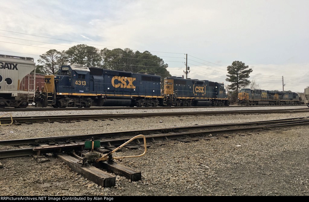 CSX 4413 and 2017